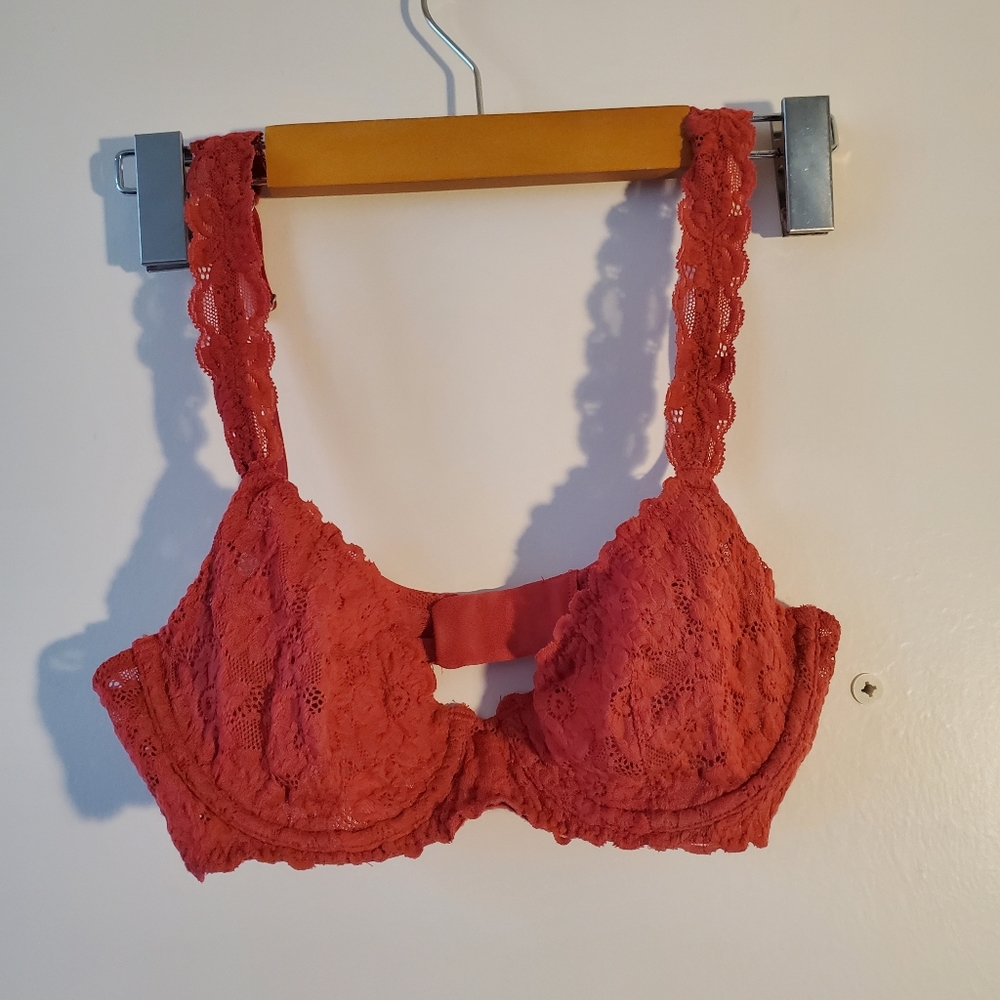 NWOT lace bra 32c